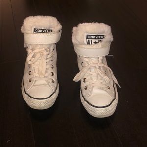 White fuzzy Converse all star women's sz 7